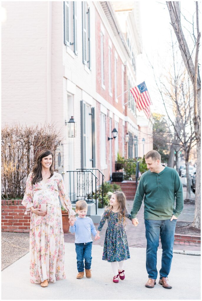 Family walking in Old Town Alexandria in Erin Thompson Photography's Northern Virginia Photography spotlight