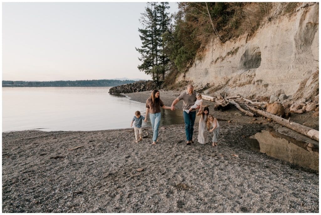 Family walking together at Burfoot Park in Melanie Lopez Photography's JBLM photography spotlight
